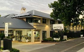 Central Deborah Motel
